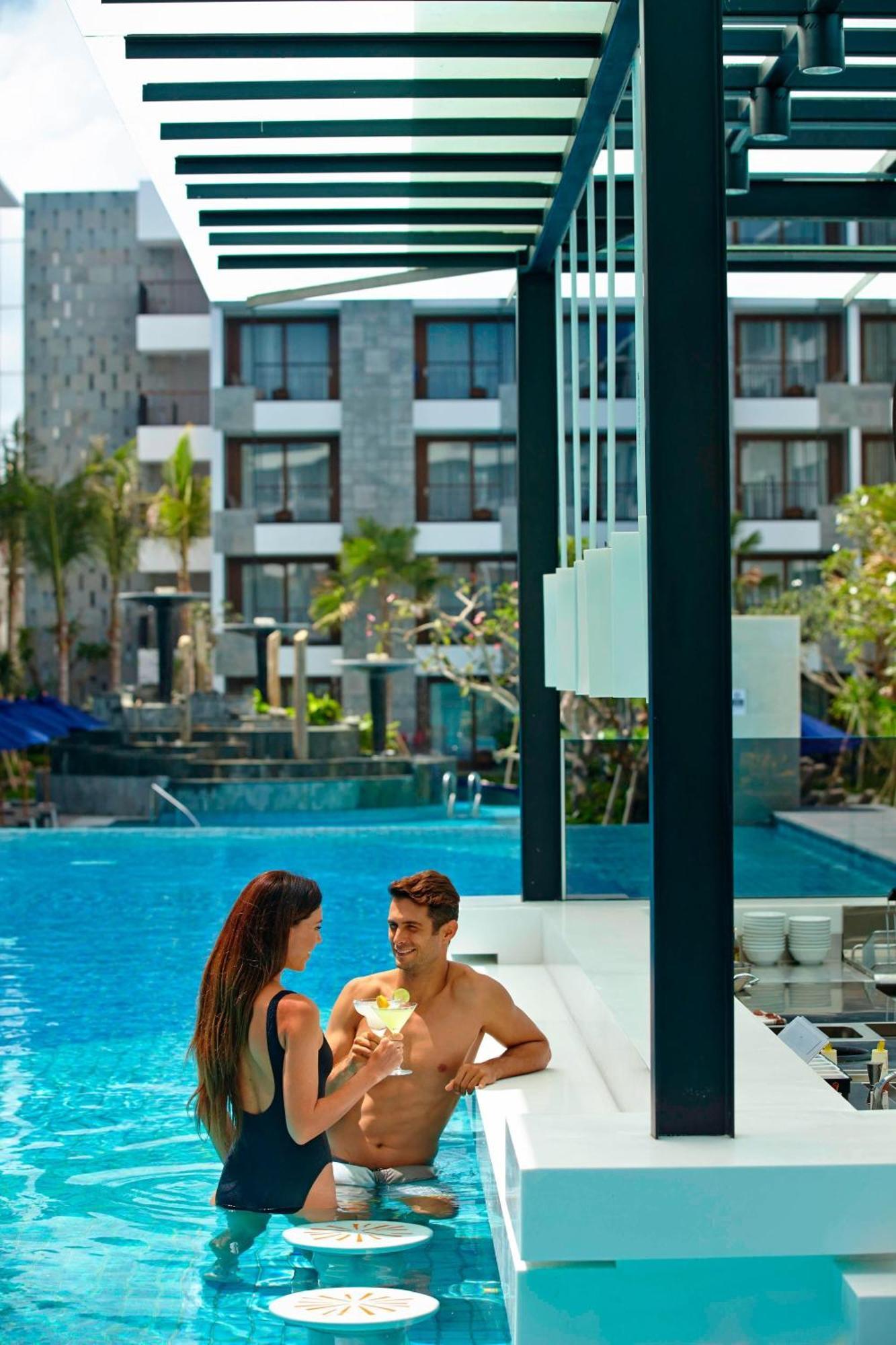 Courtyard By Marriott Bali Seminyak Resort Exterior photo